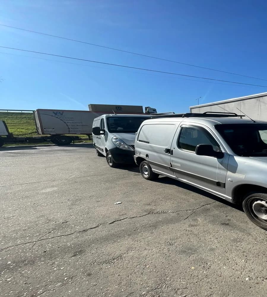 Flota de Transportes Arbina en operaciones diarias